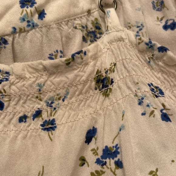 Hollister Floral White and Blue cami Top - Picture 4 of 4